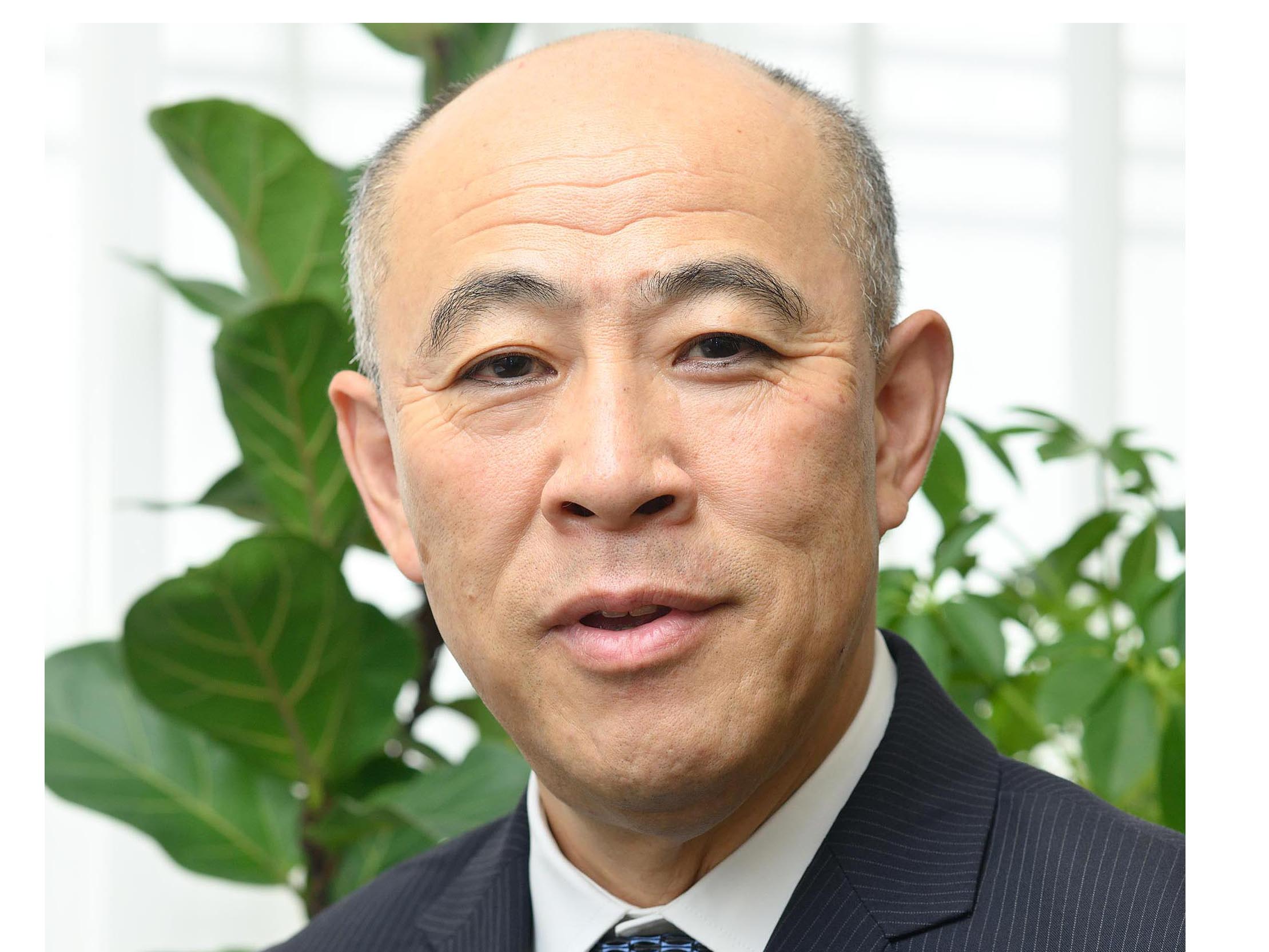 星 岳雄