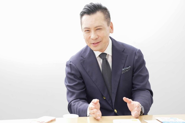 "聞くだけ"の難しさを振り返る井上さん。 "聞くだけ"の難しさを振り返る井上さん。