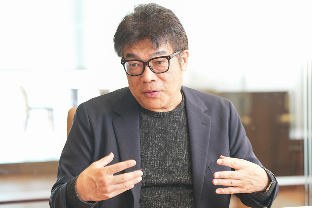 「マクロ経済的には順調でも、民主主義としては不幸な人が増えています」