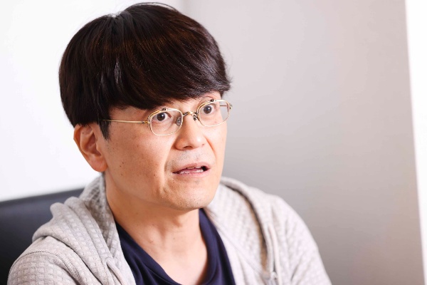 「正義や純潔を求めるほど、その人たちは生贄を求めるようになります」と話す塚崎さん(写真/鈴木愛子)