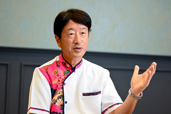 地元大手のオリオンビールの村野一社長（写真＝河野 哲舟）