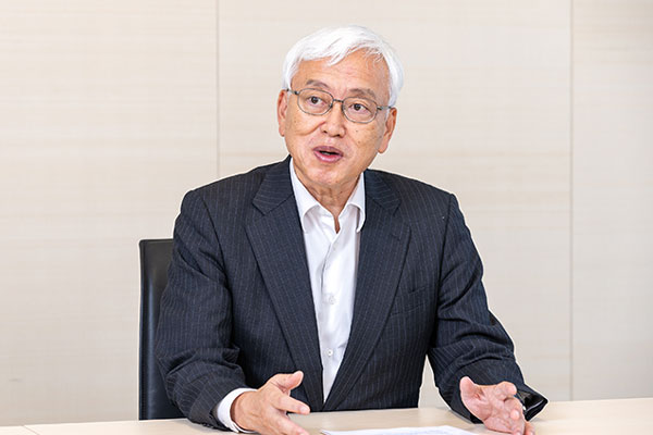刀との協業は社員への「人的投資」との意味があるというニップンの前鶴俊哉社長（写真＝北山 宏一）
