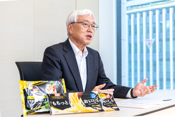 ニップンの前鶴俊哉社長（北山宏一）