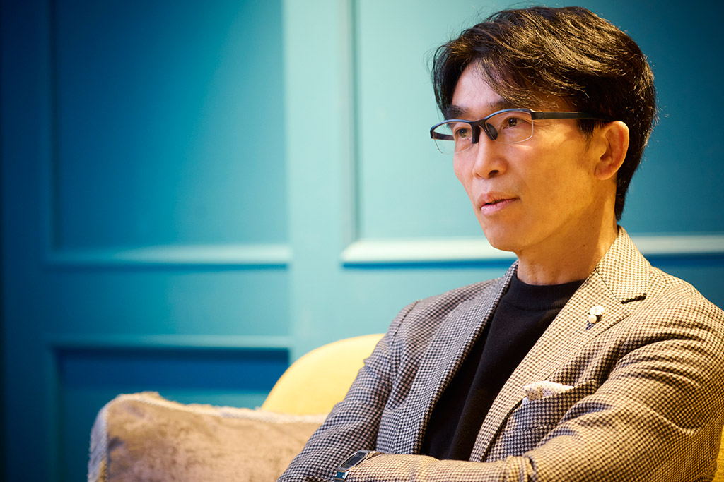 「結局、人を最後に支えるのは、崇高な目標や勝利への渇望ではなく、身近な『人とのつながり』だったんですね」