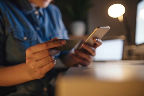現段階で使いにくいサービスだからといって、ダメな会社と決めつけるのは早計だ(写真:bbernard/shutterstock.com) 現段階で使いにくいサービスだからといって、ダメな会社と決めつけるのは早計だ(写真:bbernard/shutterstock.com)