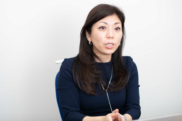 「トランプの勝利は民主党の自滅が大きいです」と話す安田佐和子さん