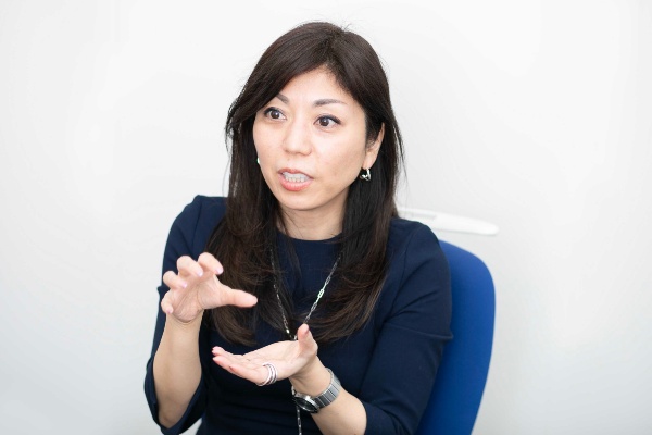 「バンスの祖母は民主党支持者でしたが、福祉に頼る人々を苦々しく思っていた節があります」と話す安田佐和子さん