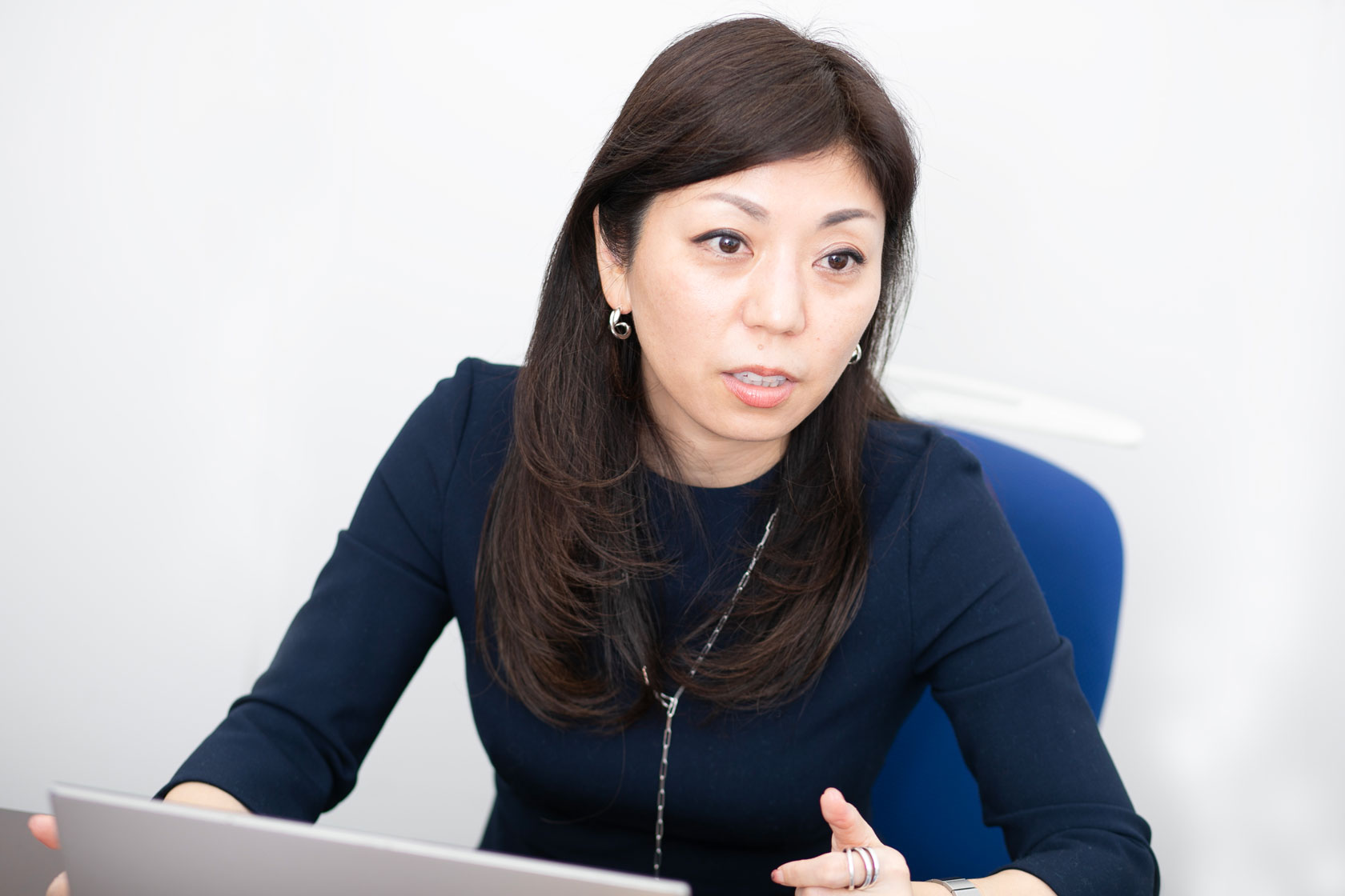 「本書の主張に拒否反応を示す人も多いと思います」と話す安田佐和子さん（写真：小野さやか）