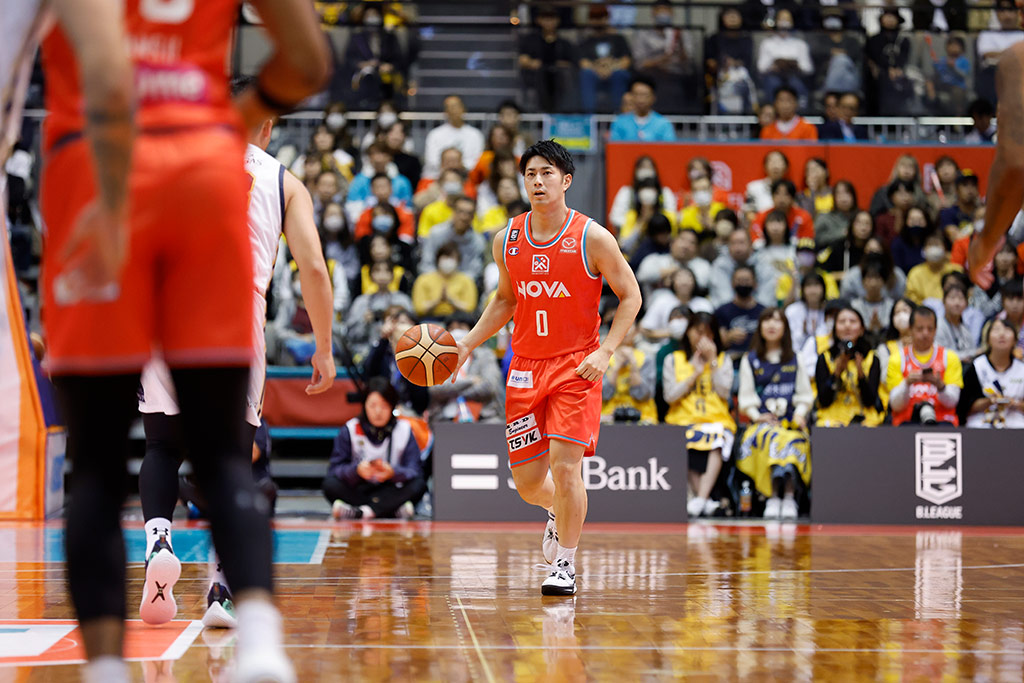 バスケットボールコートと観客の距離はとても近い(写真:広島ドラゴンフライズ ©HIROSHIMADRAGONFLIES) バスケットボールコートと観客の距離はとても近い(写真:広島ドラゴンフライズ ©HIROSHIMADRAGONFLIES)