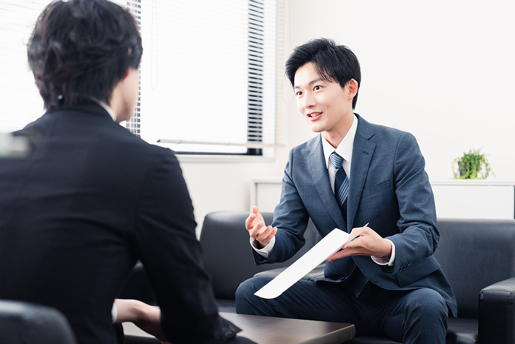 選択肢の作成や提示の仕方を工夫し、相手に決定を促す（写真：maroke／stock.adobe.com）