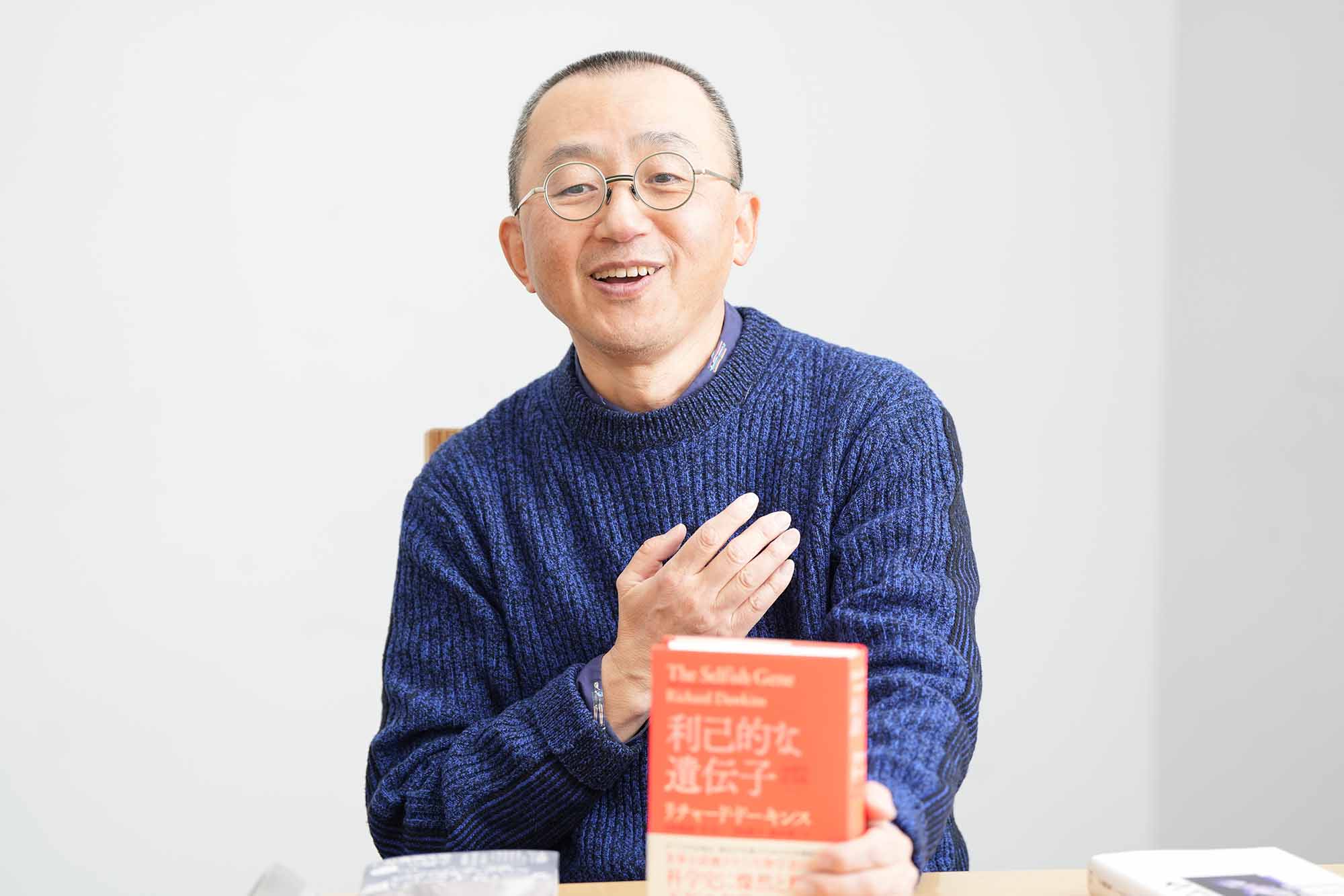 ロングセラーとなったリチャード・ドーキンスの『利己的な遺伝子』はサイエンス本を代表する一冊だが、夏目さんにとっては「生き方を変えられた本」でもある