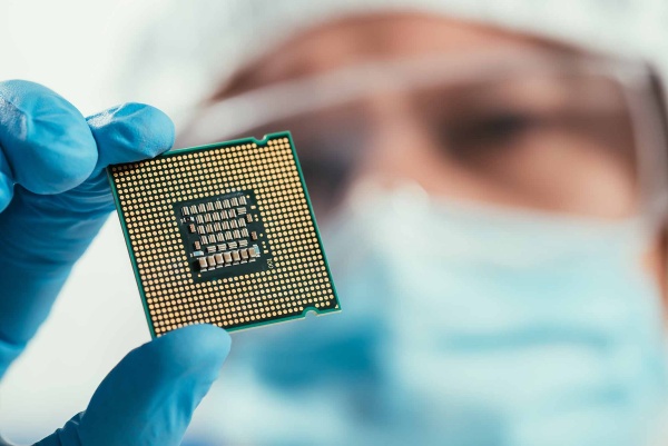半導体は国家の安全保障を左右する戦略物資だ(写真はイメージ)(LIGHTFIELD STUDIOS/stock.adobe.com)