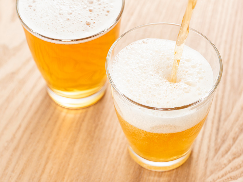 「酒はカロリーがない説」は間違い　ビール1缶でおにぎり1個分にも
