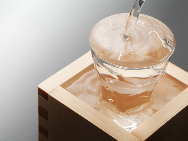 今飲んでいる量より少しでも減らすことを目標に(写真:ykokamoto/stock.adobe.com)