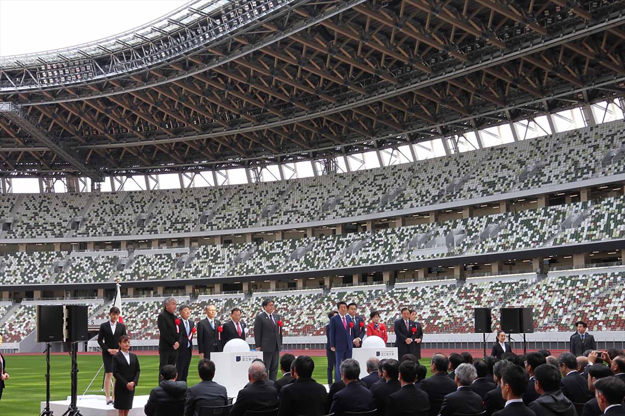 隈研吾さんが設計した国立競技場の竣工式典の様子（2019年12月15日）（写真：宮沢洋）