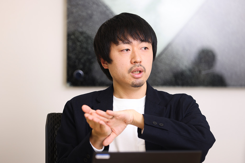 「ピッチャーの球速は上がっています」と話す山田さん 「ピッチャーの球速は上がっています」と話す山田さん