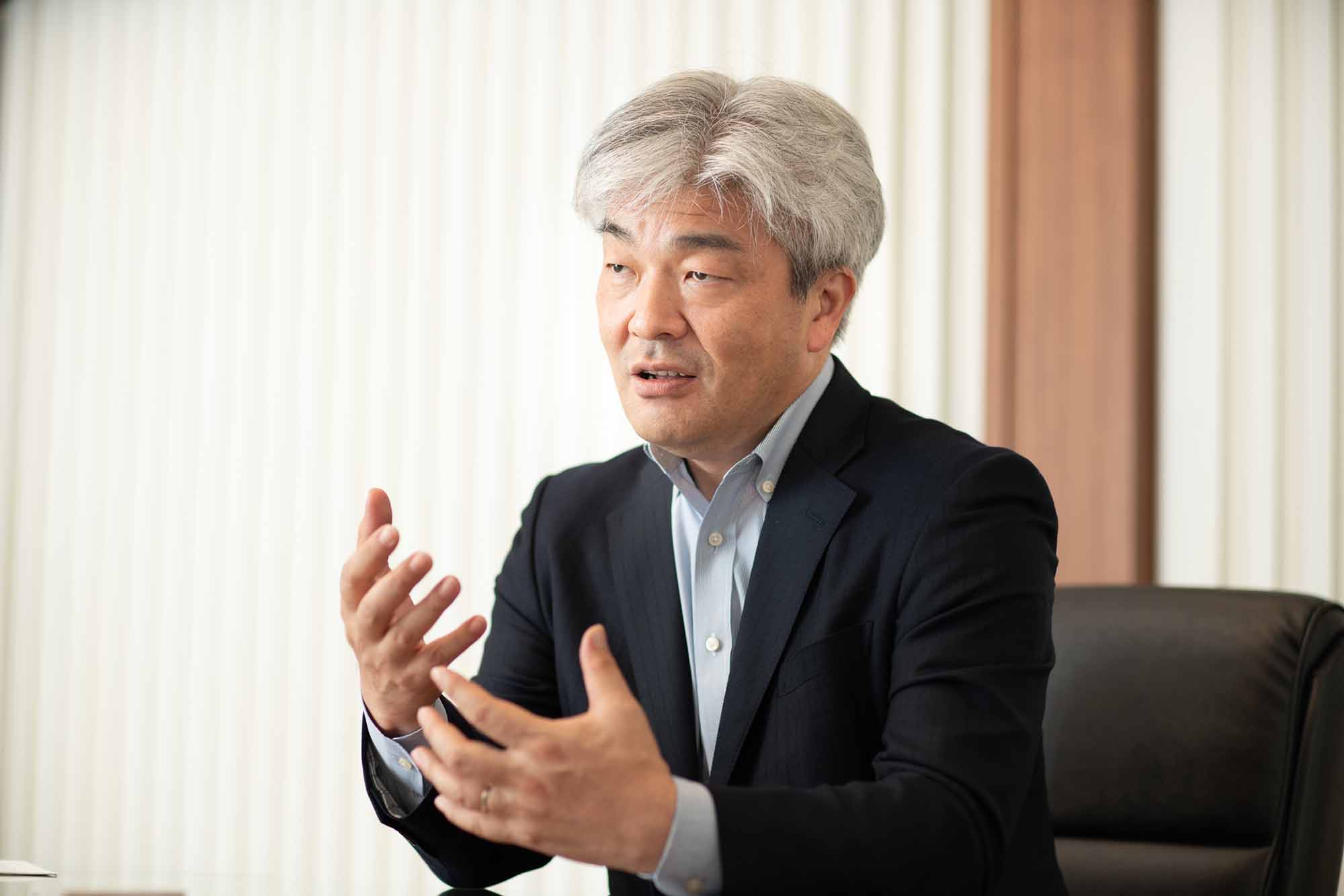 鈴木一人(すずき・かずと) 2000年英国サセックス大学大学院ヨ-ロッパ研究所現代ヨーロッパ研究専攻博士課程修了。00~08年筑波大学大学院人文社会科学研究科で専任講師・准教授、08~20年北海道大学公共政策大学院で准教授・教授。12~13年プリンストン大学国際地域研究所客員研究員。13~15年国連安保理イラン制裁専門家パネル委員。20年から東京大学公共政策大学院教授、22年から地経学研究所長(ともに現職)。内閣府宇宙政策委員会委員(宇宙安全保障部会長)、日本安全保障貿易学会会長、国際宇宙アカデミー正会員、日本国際問題研究所客員研究員なども兼任。(写真:品田裕美、以下同)