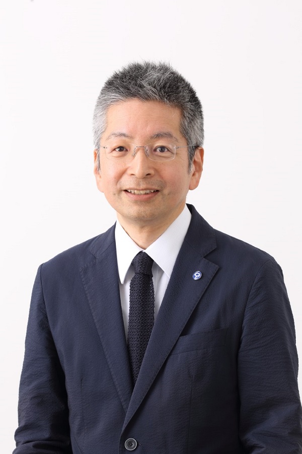 <span class="fontBold">大竹文雄氏 プロフィル</span><br>1961年京都府生まれ。1983年京都大学経済学部卒業、1985年大阪大学博士(経済学)。大阪大学社会経済研究所教授を経て現在大阪大学大学院経済学研究科教授。専攻は行動経済学、労働経済学。『日本の不平等』(日本経済新聞社)により2005年日経・経済図書文化賞、2005年サントリー学芸賞、2005年エコノミスト賞を受賞。著書に『行動経済学の使い方』(岩波新書)、『経済学的思考のセンス』(中公新書)などがある。2006年日本経済学会・石川賞、2008年日本学士院賞受賞。</a>