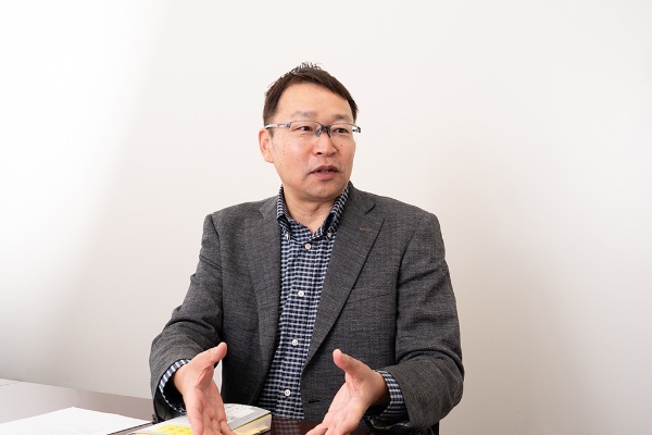 「投資は期間が長いほど、分がよくなる。大事なのは期間で、始める時期ではない」という井出さん。 「投資は期間が長いほど、分がよくなる。大事なのは期間で、始める時期ではない」という井出さん。