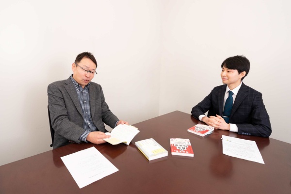 「『私たちはどう投資をするか?』を読んで、メッセージの伝え方の可能性と自身の視点に気づいた」と井出さん。 「『私たちはどう投資をするか?』を読んで、メッセージの伝え方の可能性と自身の視点に気づいた」と井出さん。