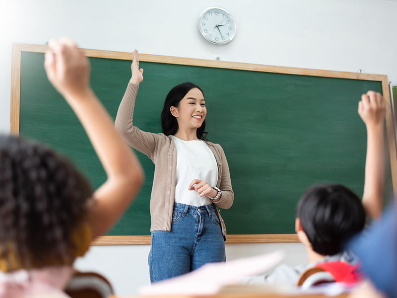 教員はどうすれば増える？　経済学による合理的な解決方法