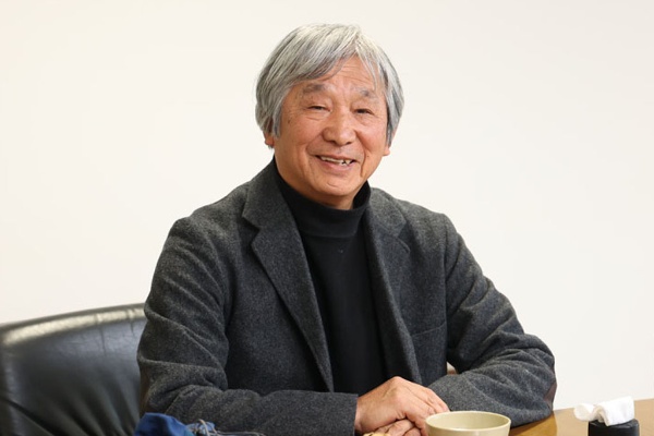 1947年大阪府堺市生まれ。69年に世界最年少(当時)の21歳でアイガー北壁の登はんに成功した。75年、世界で愛される登山用具の開発を目指してモンベルを設立。高機能素材を使った寝袋が大ヒットし、レインウエアやテント、カヌーなども支持され、日本有数のアウトドア用品メーカーとなった。アウトドアスポーツの振興や地域活性化、災害支援活動にも取り組む 1947年大阪府堺市生まれ。69年に世界最年少(当時)の21歳でアイガー北壁の登はんに成功した。75年、世界で愛される登山用具の開発を目指してモンベルを設立。高機能素材を使った寝袋が大ヒットし、レインウエアやテント、カヌーなども支持され、日本有数のアウトドア用品メーカーとなった。アウトドアスポーツの振興や地域活性化、災害支援活動にも取り組む