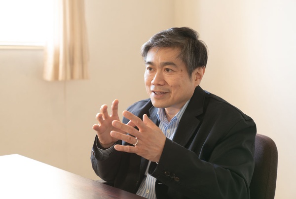 「茶道は日本の歴史や文化を知るのに最適です。稽古を始めて2年ですが、かなりハマっています」