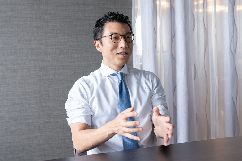 会田武史(あいだ たけし) RevComm(レブコム)代表取締役CEO 会田武史(あいだ たけし) RevComm(レブコム)代表取締役CEO