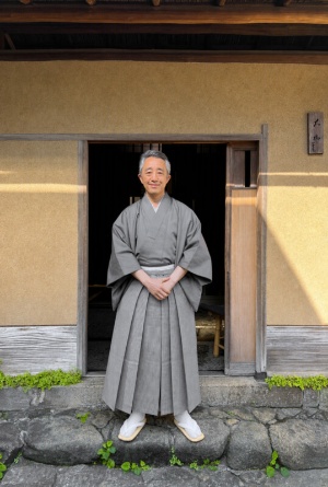 大橋茶寮(東京港区)の茶会にて (写真提供:長岡宏氏) 大橋茶寮(東京港区)の茶会にて (写真提供:長岡宏氏)