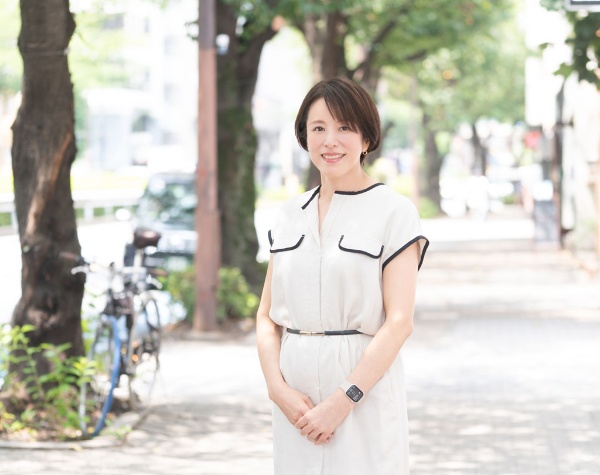 いちごアセットマネジメントのオフィスビルの前で いちごアセットマネジメントのオフィスビルの前で