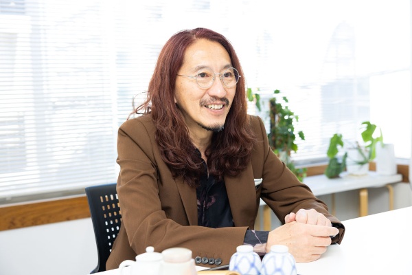 澤 円(さわ まどか) 圓窓 代表取締役 澤 円(さわ まどか) 圓窓 代表取締役