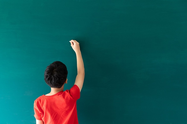 ある程度困難を伴ったほうが、自立的思考や学習を促進する(写真:SHUTTER DIN/stock.adobe.com) ある程度困難を伴ったほうが、自立的思考や学習を促進する(写真:SHUTTER DIN/stock.adobe.com)