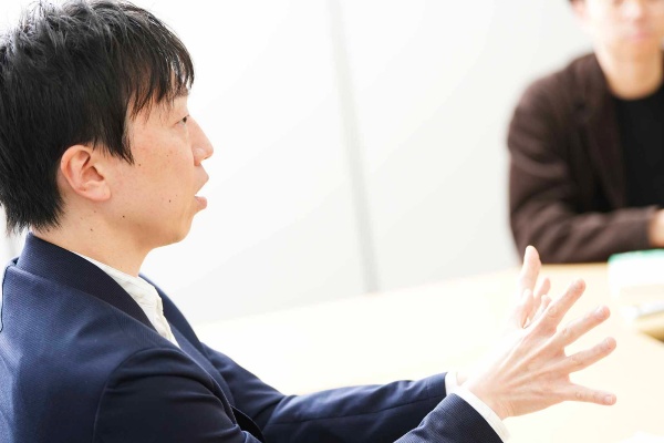 「読む」には明確な個人差があると語る猪原さん。 「読む」には明確な個人差があると語る猪原さん。