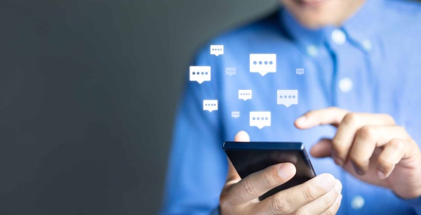 グループチャットが無駄と非効率を生む場合も(写真: Worawut/stock.adobe.com)