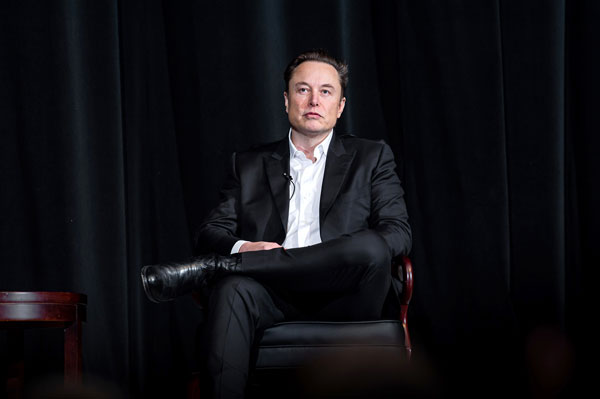 空気が読めないイーロン・マスクは悲惨な少年時代を過ごしたが、発達障害の特性はイノベーションの原動力になった