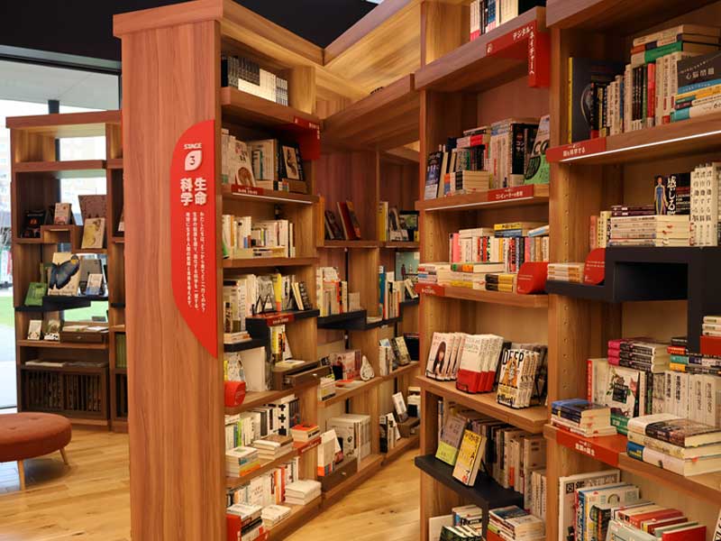 「稼ぐ公民連携」書店　ちえなみきに見るハコモノを回す工夫
