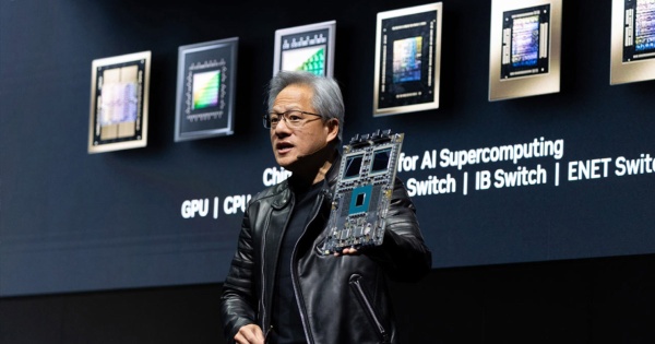 エヌビディア最高経営責任者(CEO)のジェンスン・ファン氏(写真=的野 弘路)