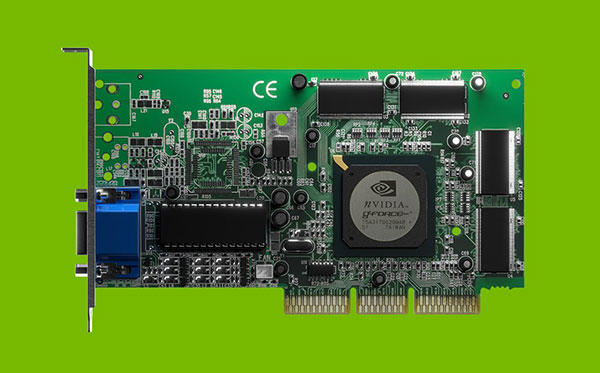 「世界初のGPU」として発表されたGeForce 256（写真：エヌビディア）