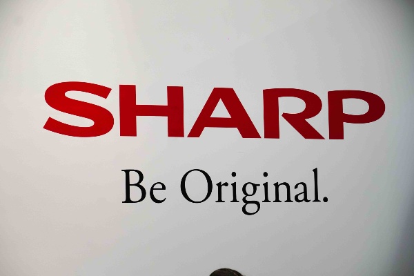シャープの特許・物流の管理は、鴻海の資源・ノウハウを活用することで効率が上がったという(写真/Shutterstock)