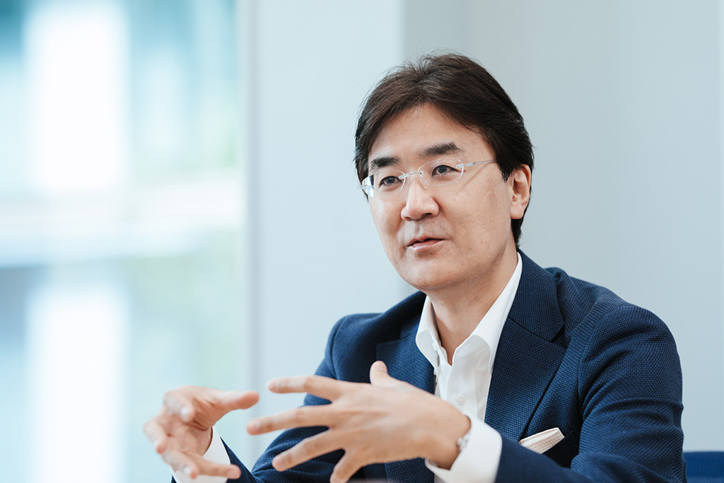 「ビジネスパーソンにとって『今後どう生きていくか』『よりよく生きるとは』は非常に大きなテーマ」と語るグロービス経営大学院の田久保さん(写真提供/グロービス経営大学院) 「ビジネスパーソンにとって『今後どう生きていくか』『よりよく生きるとは』は非常に大きなテーマ」と語るグロービス経営大学院の田久保さん(写真提供/グロービス経営大学院)