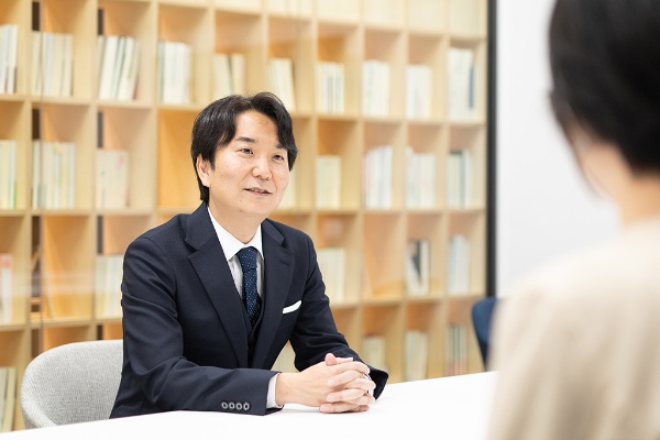 「稲盛さんは言葉がストレートなため、頭の中にすっと入ってきます」というフライヤーの大賀さん(写真提供/フライヤー) 「稲盛さんは言葉がストレートなため、頭の中にすっと入ってきます」というフライヤーの大賀さん(写真提供/フライヤー)