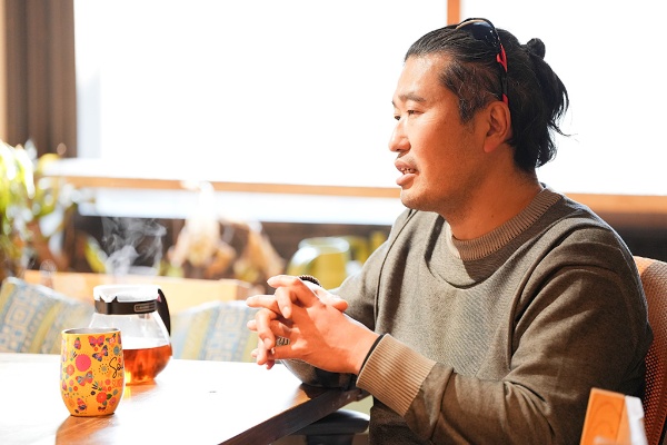 「拡張生態系はみんなで使える無形文化財みたいなもの」と話す舩橋さん 「拡張生態系はみんなで使える無形文化財みたいなもの」と話す舩橋さん