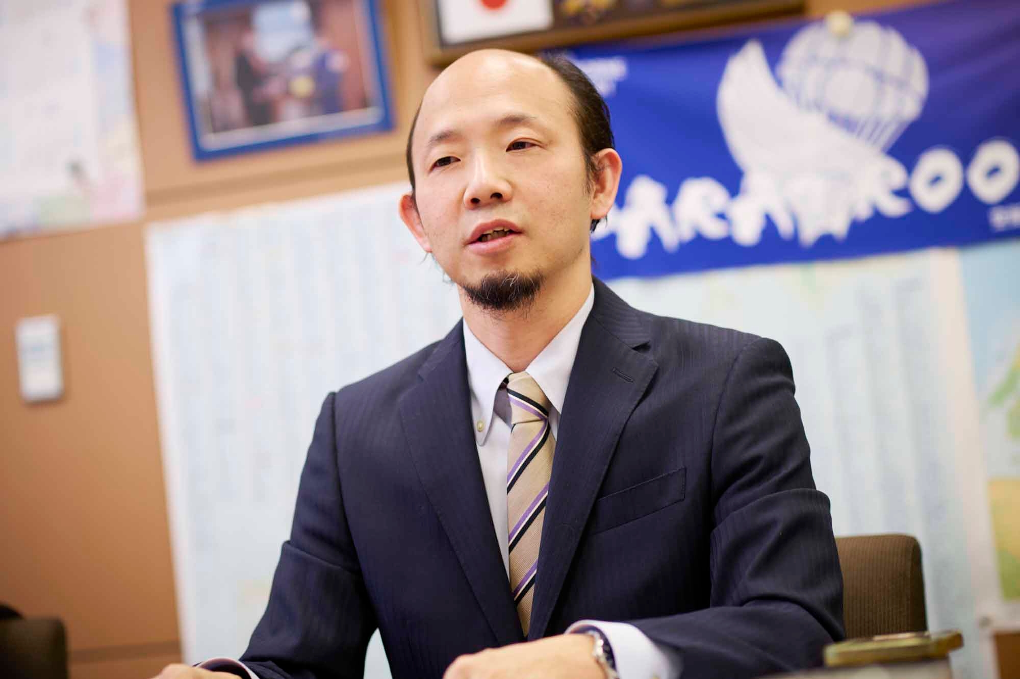 羽生田慶介(はにゅうだ・けいすけ)氏=オウルズコンサルティンググループ代表・CEO/2000年国際基督教大学教養学部卒業。経済産業省通商政策局でFTA交渉、ASEAN地域担当。キヤノン(経営企画・M&A担当)、 A.T. カーニー(戦略コンサルティング)、デロイトトーマツコンサルティング執行役員・パートナーを経て、20年にオウルズコンサルティンググループを設立。著書に『すべての企業人のためのビジネスと人権入門』 『稼げるFTA大全』(ともに日経BP)などがある。経済産業省大臣官房臨時専門アドバイザー、内閣府知的財産戦略本部国際標準戦略部会委員を務める。