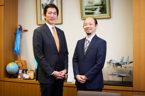 先の自民党総裁選に立候補し、次代のリーダーとして期待されている小林鷹之氏。日本企業に対して、経済安保のリテラシーをもっと高めてほしいと呼びかける。