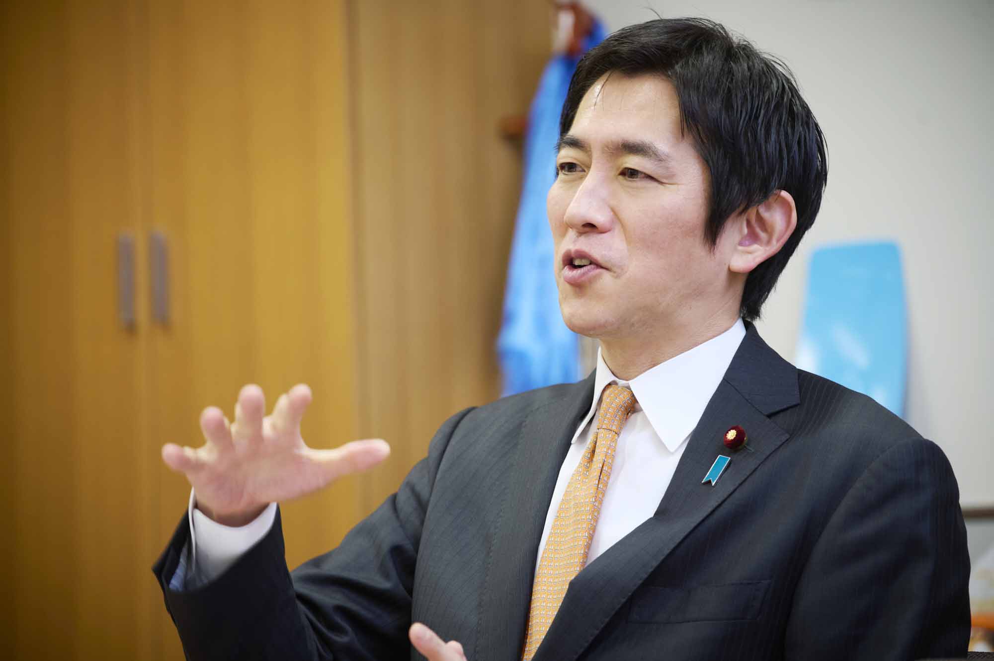 小林鷹之(こばやし・たかゆき)氏=衆議院議員(自由民主党)/1974年生まれ。99年、東京大学法学部を卒業後、大蔵省(現・財務省)に入省。米ハーバード大学ケネディ行政大学院修了(公共政策学修士)。理財局、在米国日本大使館への出向を経て、2010年に退職。12年に衆院議員に当選。防衛大臣政務官、党新国際秩序創造戦略本部事務局長などを務めた後、21年に第1次岸田内閣で初代の経済安全保障担当大臣に就任。現在、自民党で経済安全保障推進本部本部長や日・グローバルサウス連携本部本部長を務める。 (写真:洞澤佐智子、以下同)