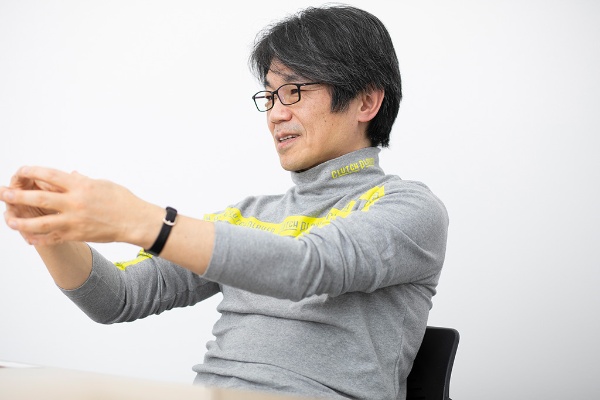 『孫子』の「戦い方を検討する前に『どこに注力するか』を考える点は、現在の戦略的資源配分や事業ドメイン論にもつながっています」と話す三谷さん 『孫子』の「戦い方を検討する前に『どこに注力するか』を考える点は、現在の戦略的資源配分や事業ドメイン論にもつながっています」と話す三谷さん