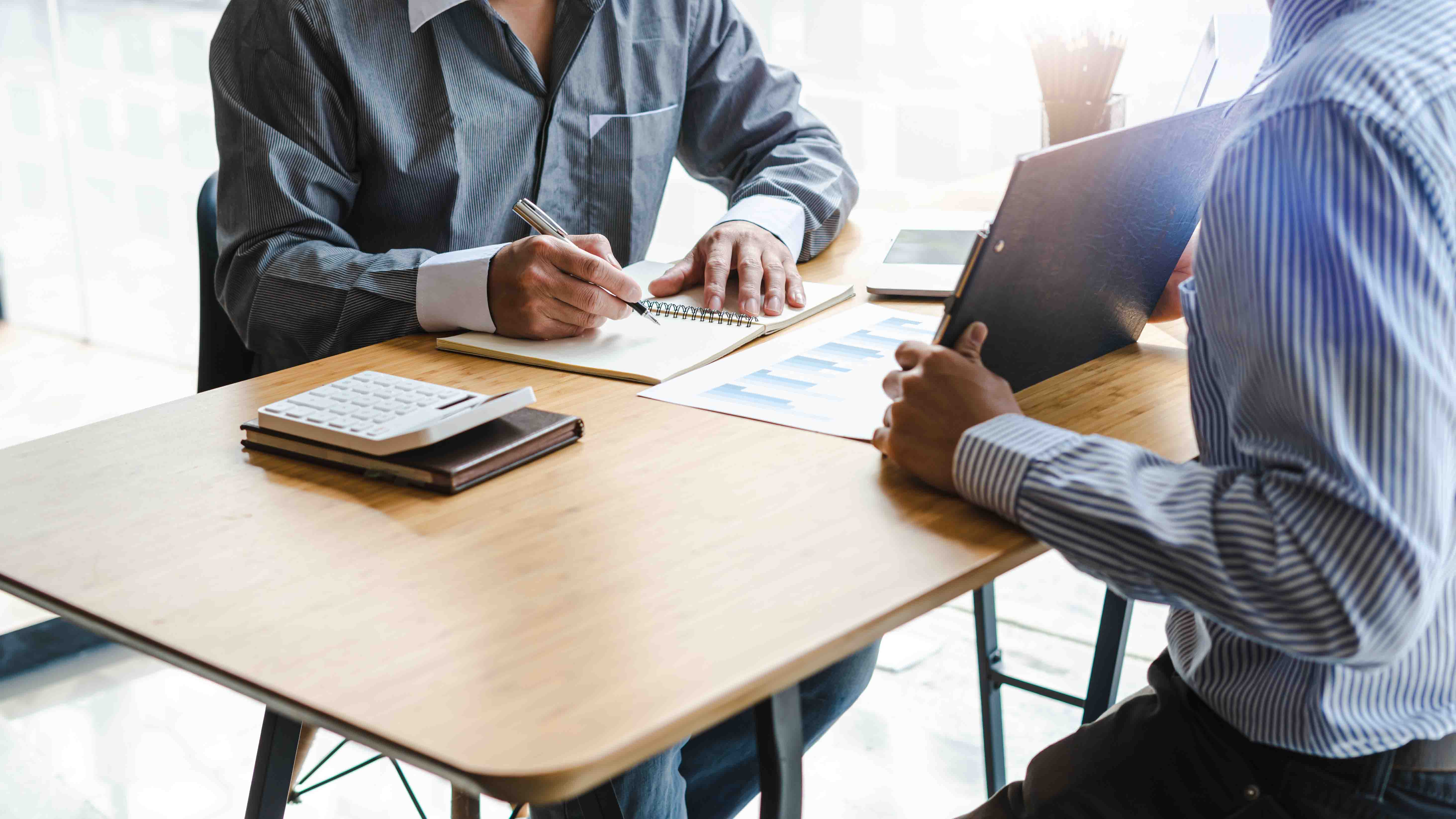 人事部長は評価や昇格の基準に問題があるという(写真/Shutterstock)