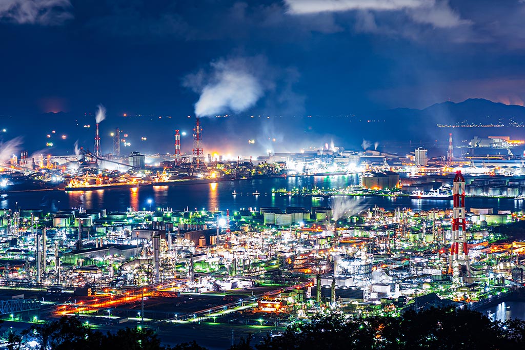 岡山県の水島コンビナート。日本は先端化学品が特に強い（写真：s.matsu／stock.adobe.com）