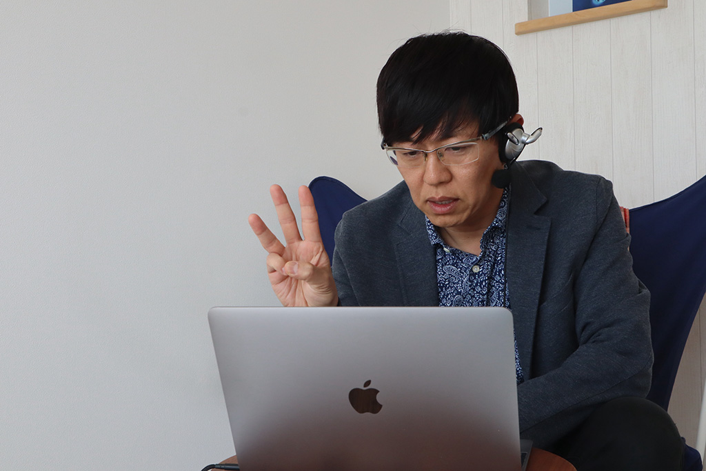 「お二人ともお薦め本が重ならないのが、さすがです」（土井さん）