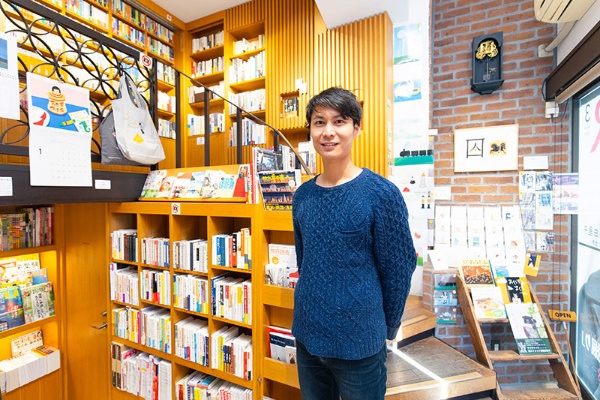 創業家の5代目世代に当たる萬納嶺さん 創業家の5代目世代に当たる萬納嶺さん